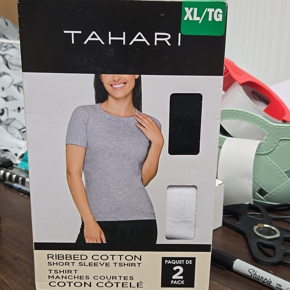 Tahari Size XL Black and White 2 Pack of Ribbed Cotton T-Shirts